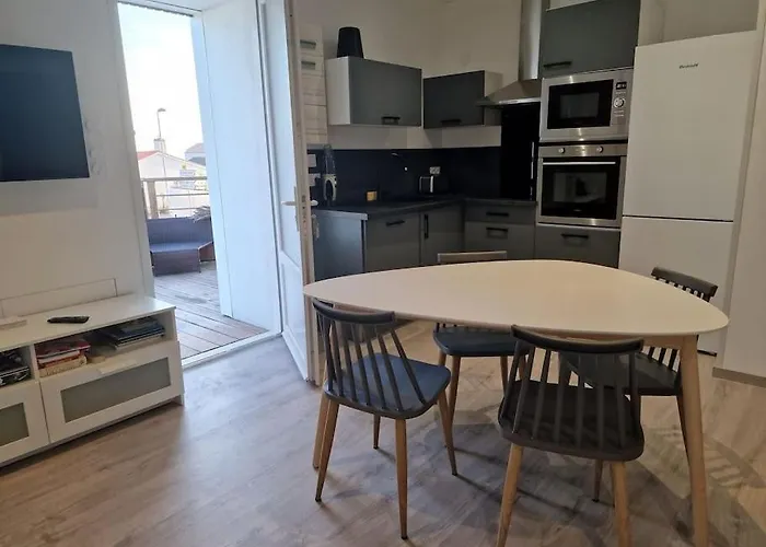 Superbe Appartement Renove A Neuf Centre Bourg